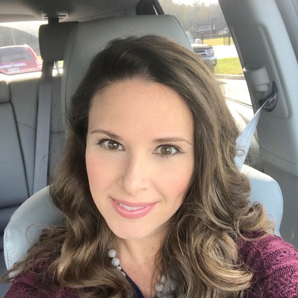 Meet your Posher, Holly - Picture 1 of 1